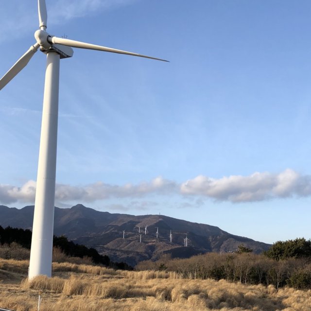 風車と奥の風車群